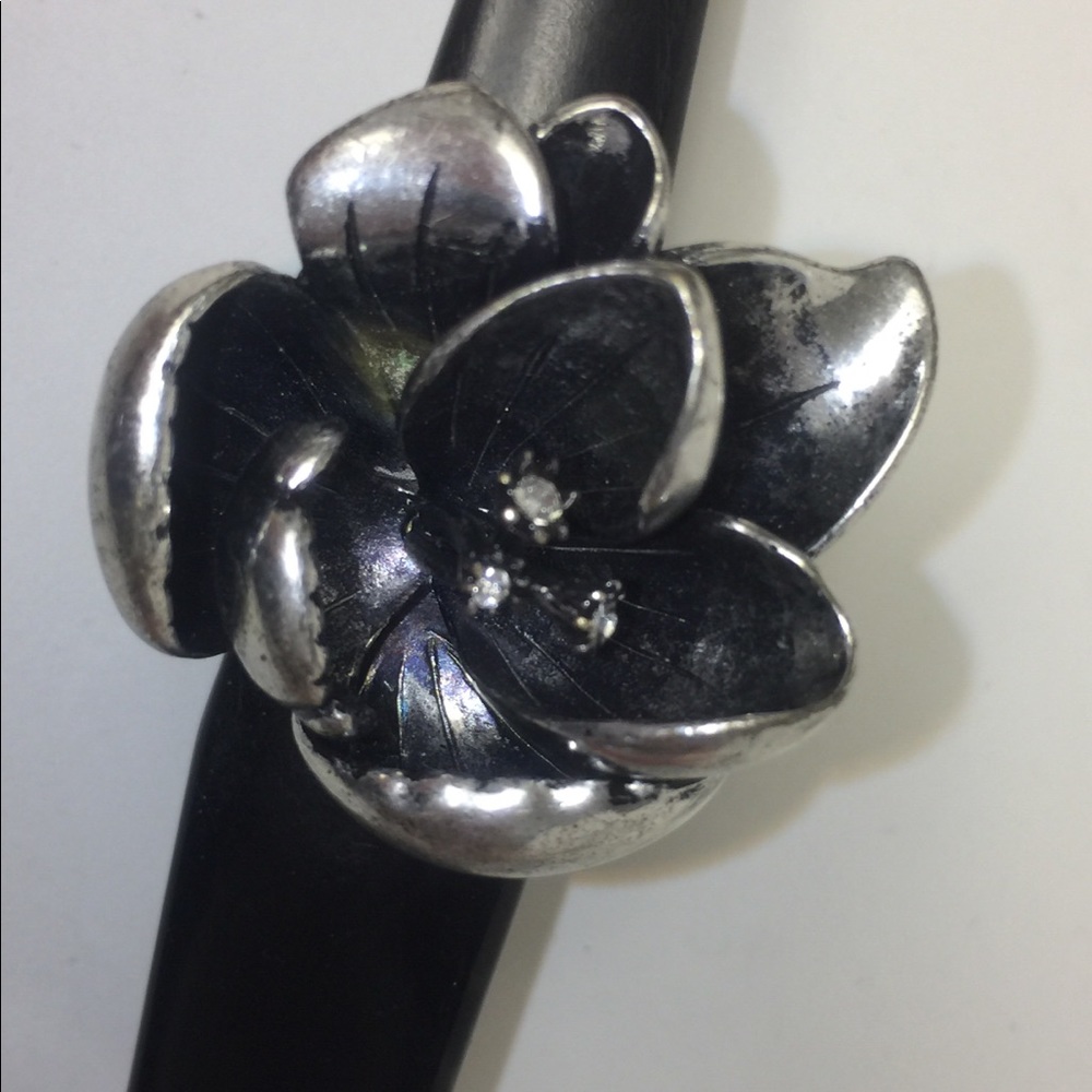 FOSSIL ANTIQUE SILVER FLOWER RING SIZE 7 EUC